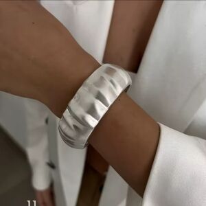 Elegant Stylish Silver Bracelet